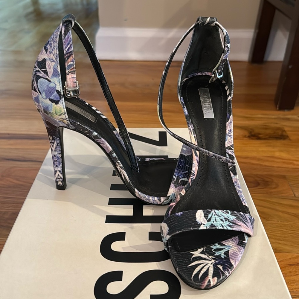 Schutz sz 7B high heel sandal cadey Lee tropical floral print with box.